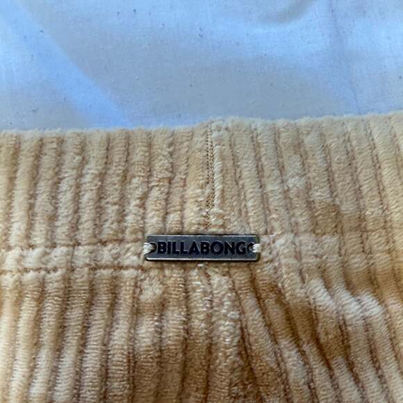 Billabong - Picture 3 of 5